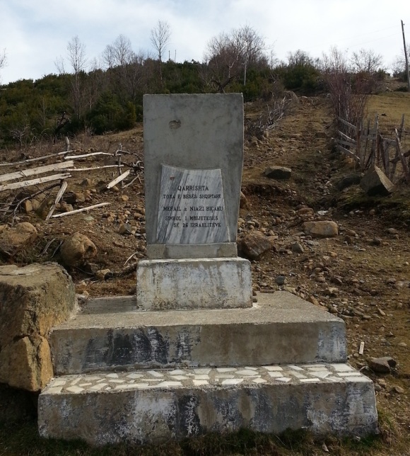 A memorial commemorating the role of the Biçaku family from Qarrishtë in saving 26 Jews from the Germans during World War Two